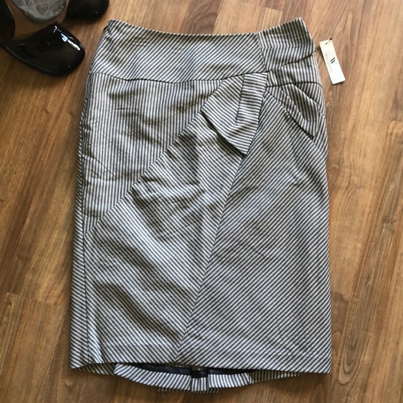 Worthington Dresses & Skirts - Worthington Black/White Pinstripe Skirt Size 8 NWT